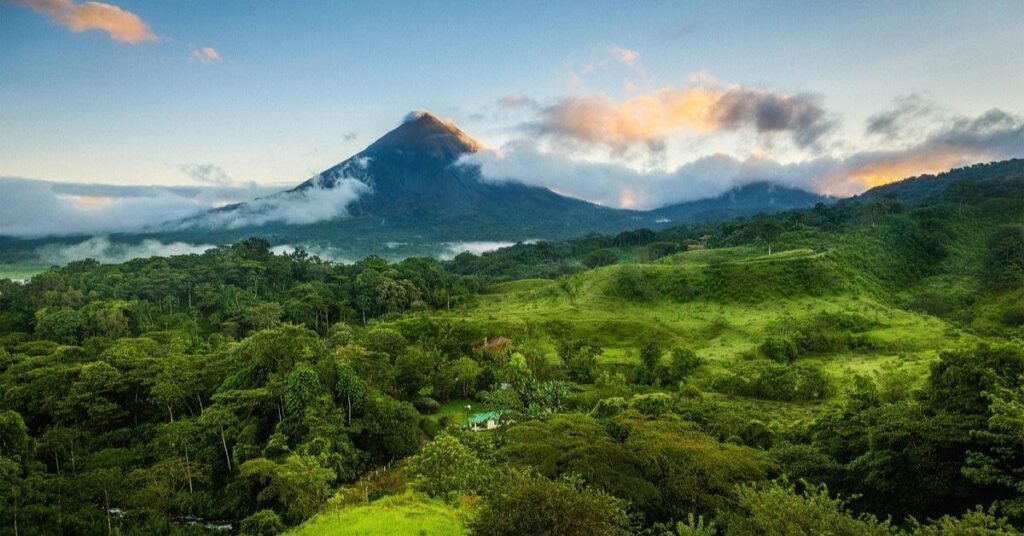 Costa Rica (Best Places for Outdoor Solo Adventures)