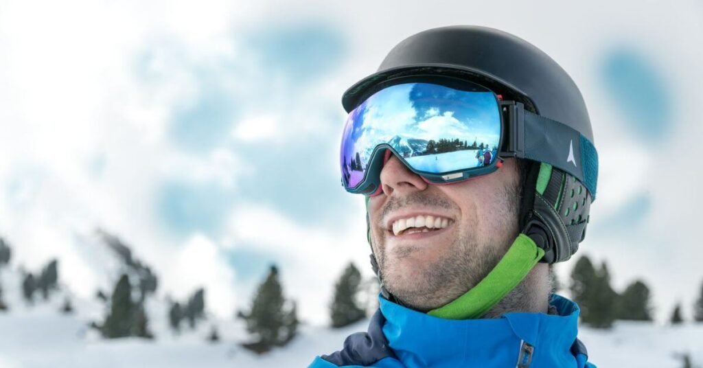 Use Ski Goggles to Protect Your Eyes